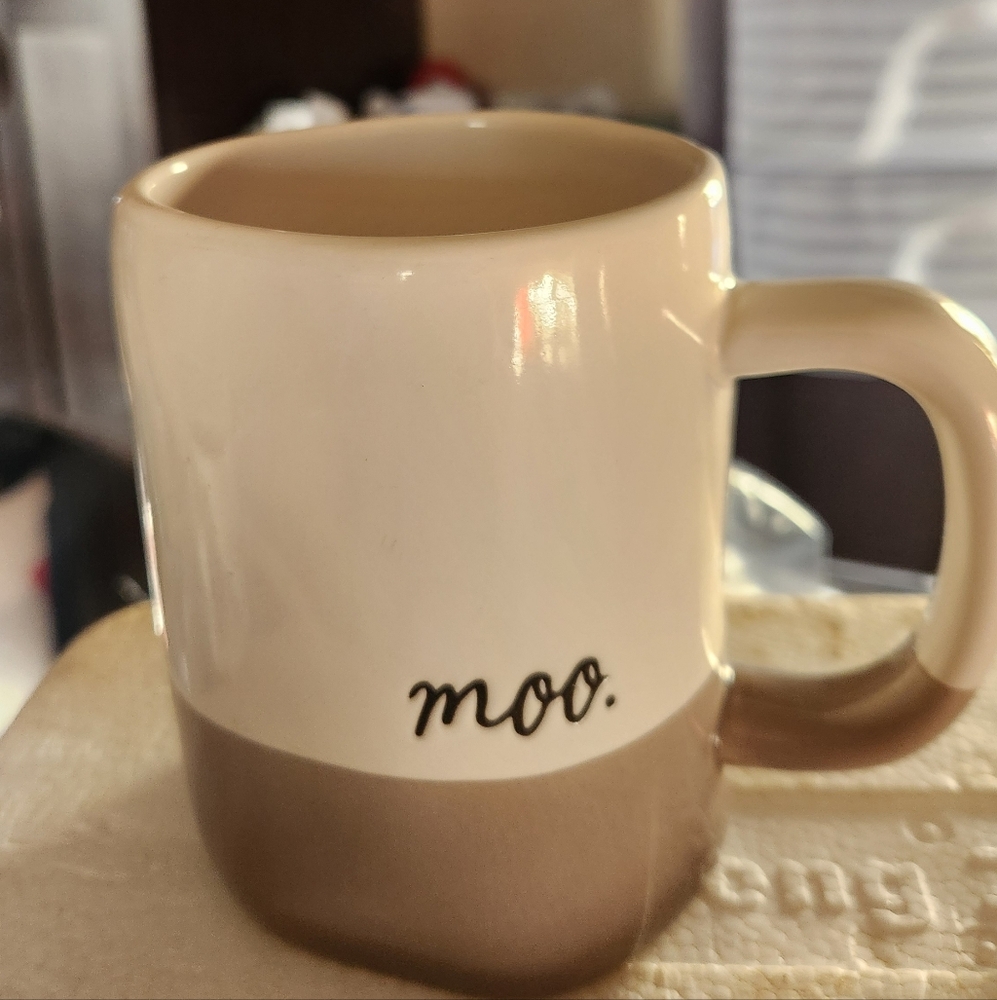Rae Dunn MOO mug guc